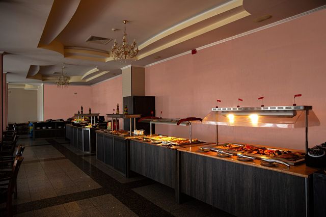 VIAND Hotel - Food and dining